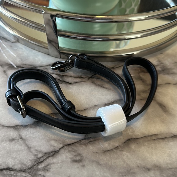 NWT Clutch/Crossbody Bag!🌷 - Picture 4 of 4